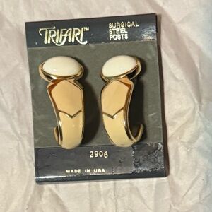 Vintage Trifari Gold Geometric Earrings